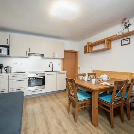 Apartment Authoria *